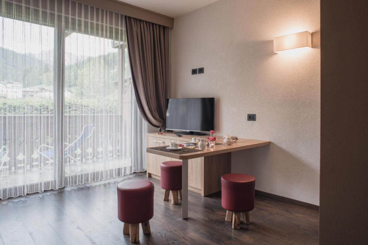 Residence Anda ポッツァ・ディ・ファッサ エクステリア 写真