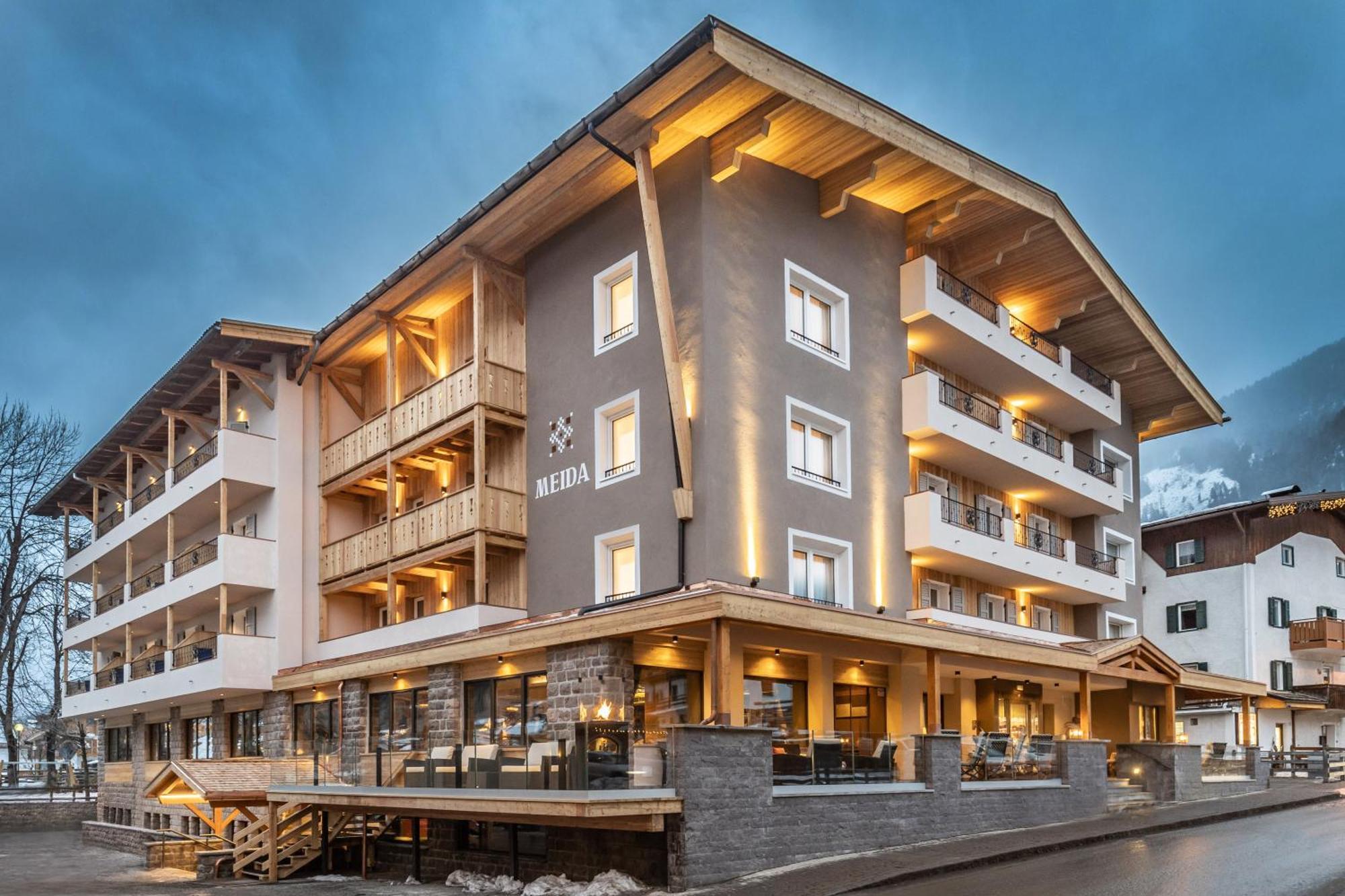 Residence Anda ポッツァ・ディ・ファッサ エクステリア 写真